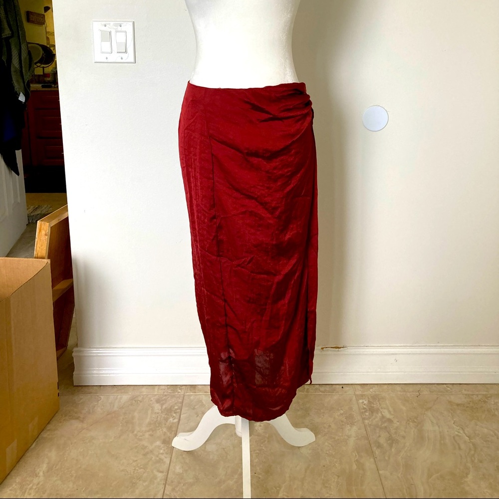 NWT ZARA burgundy skirt